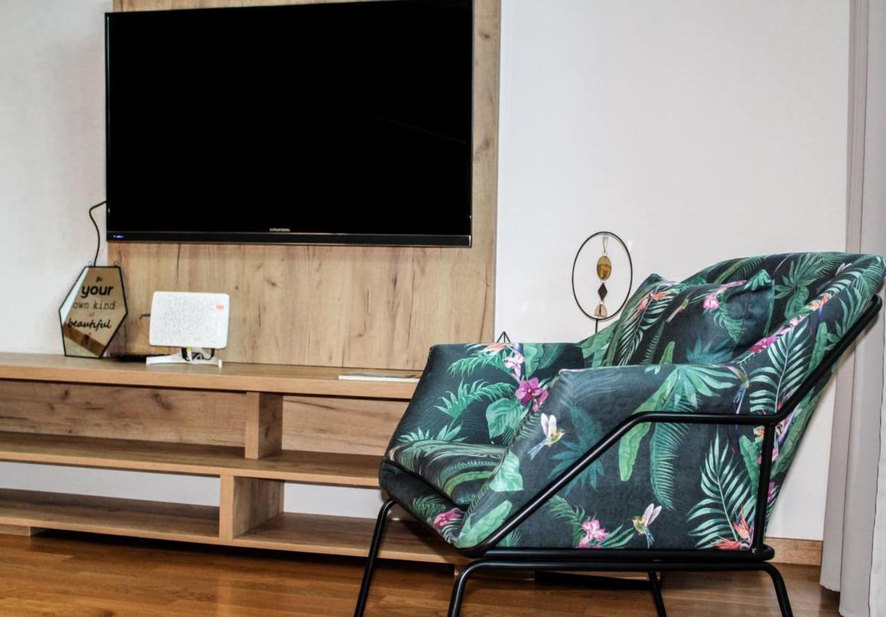 Bright, Modern & Cozy Apartment Тузла Екстериор снимка